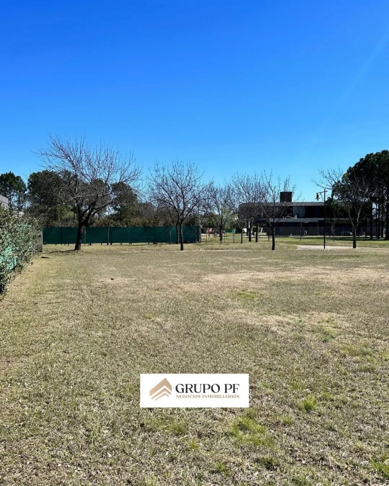 LOTE ESQUINA EN CHACRAS DE LA VILLA 