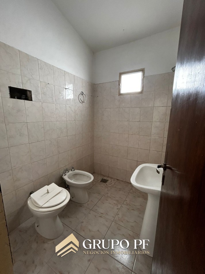 CASA EN VENTA VILLA CARLOS PAZ, SOBRE AV. LOS SAUCES