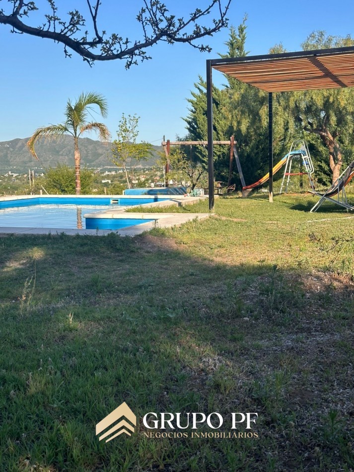 Casa 2 dormitorios, VILLA PARQUE SIQUIMAN. Hermoso parque y pileta