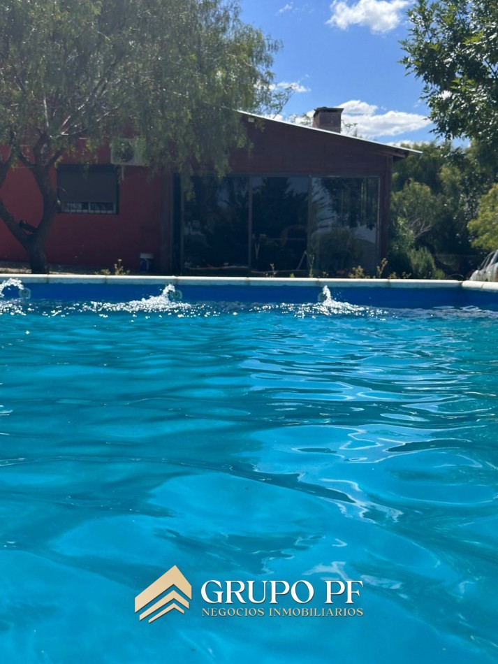 Casa 2 dormitorios, VILLA PARQUE SIQUIMAN. Hermoso parque y pileta