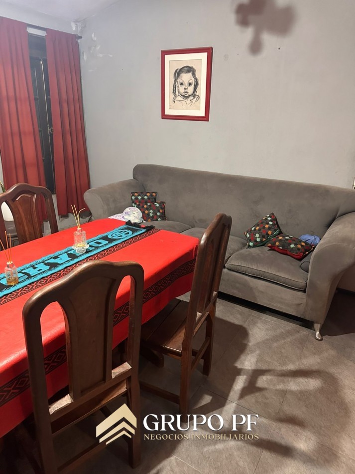 Casa 2 dormitorios, VILLA PARQUE SIQUIMAN. Hermoso parque y pileta