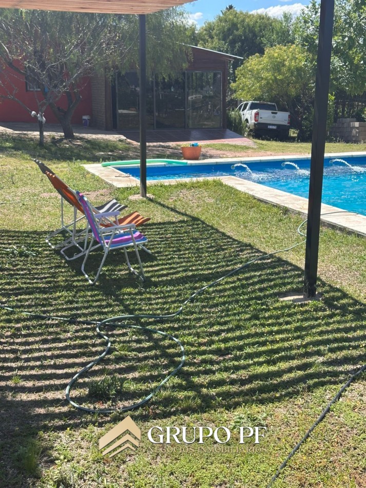 Casa 2 dormitorios, VILLA PARQUE SIQUIMAN. Hermoso parque y pileta
