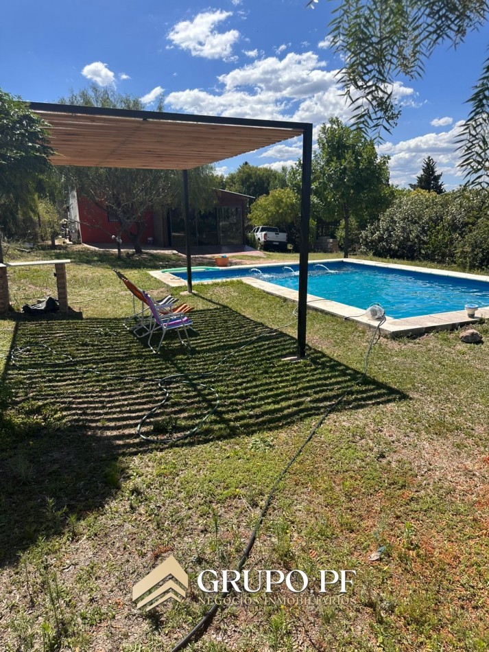 Casa 2 dormitorios, VILLA PARQUE SIQUIMAN. Hermoso parque y pileta