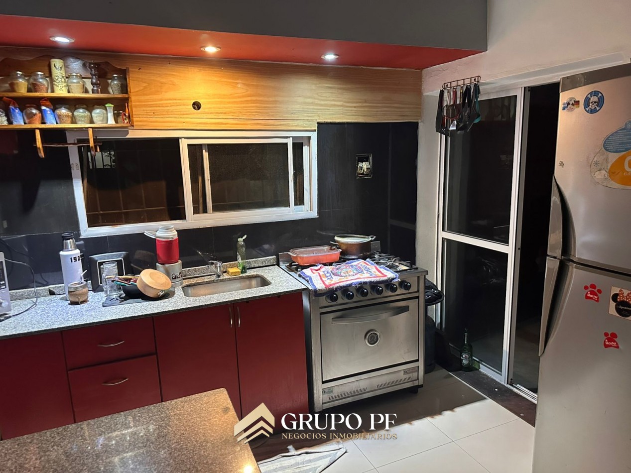Casa 2 dormitorios, VILLA PARQUE SIQUIMAN. Hermoso parque y pileta